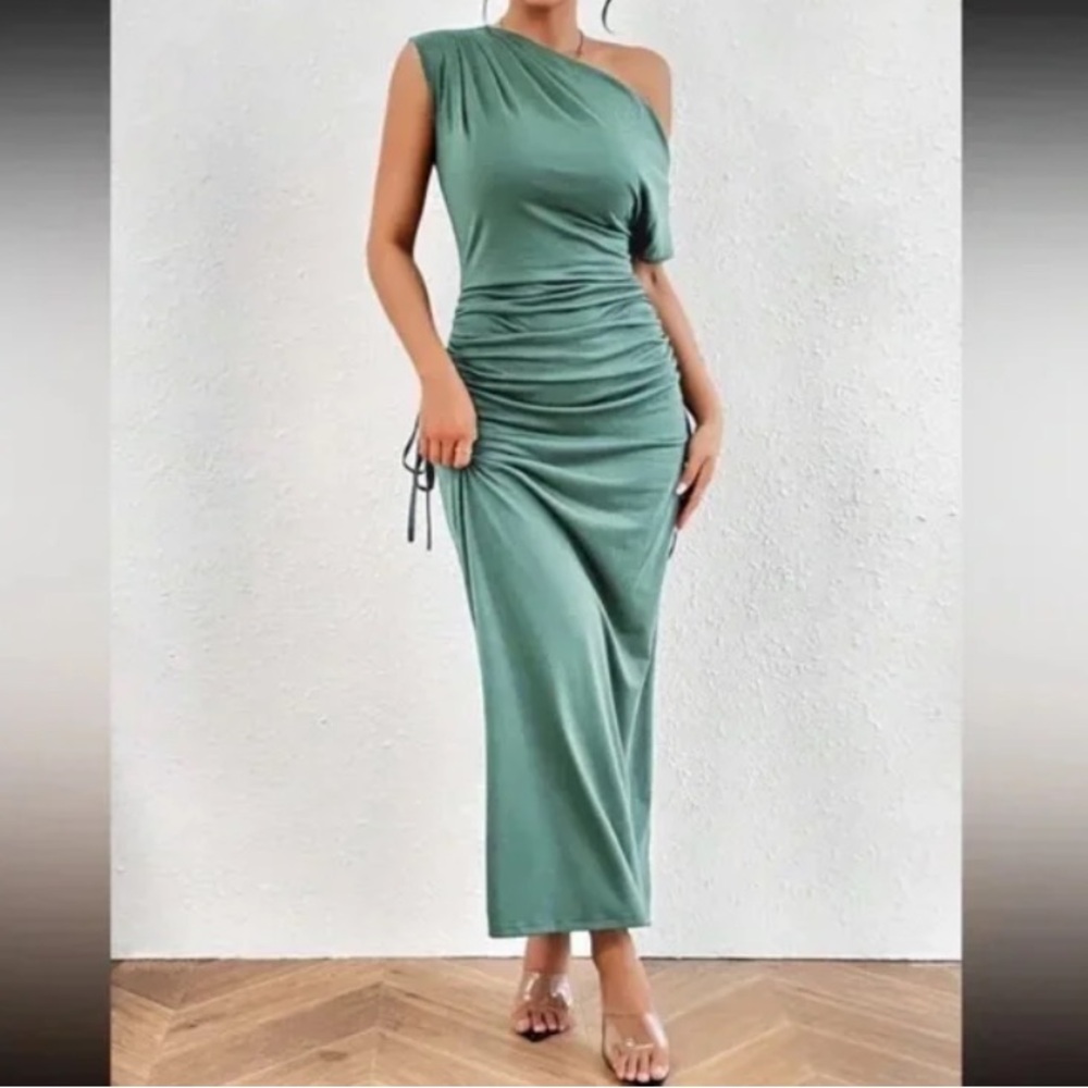 Luxe one shoulder ruched solid maxi dress - Picture 12 of 14